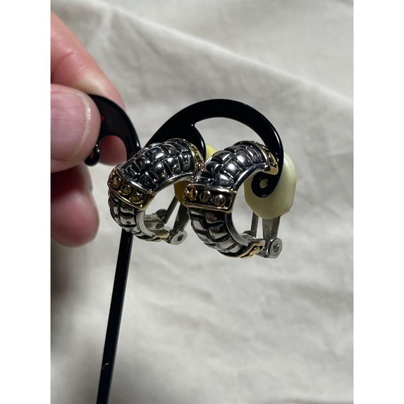 Vintage Gold/Silver 2-Tone Embossed Design Clip-On Earrings - Picture 8 of 12